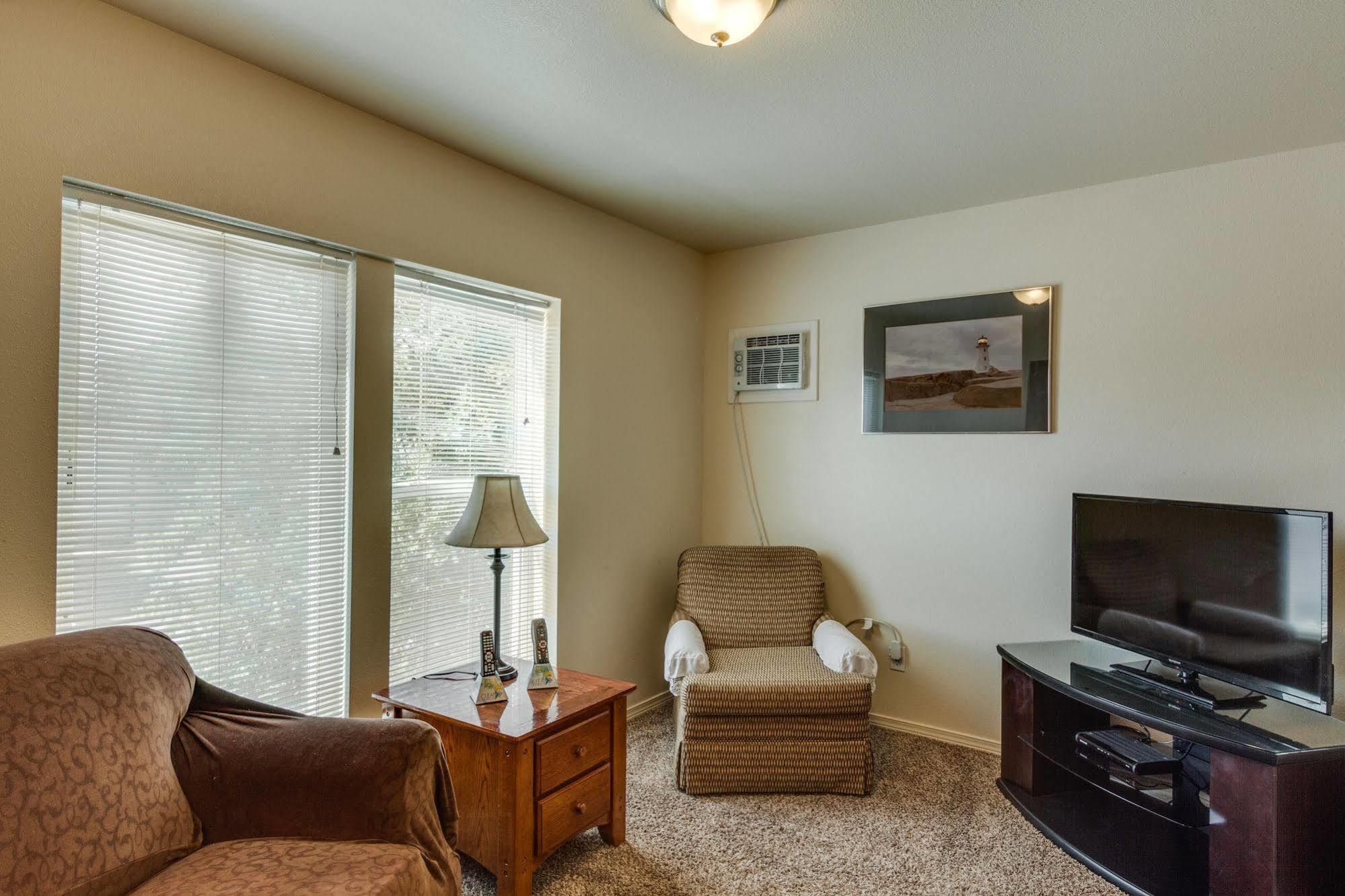 Maple Leaf Manor Suites Spokane Exterior photo